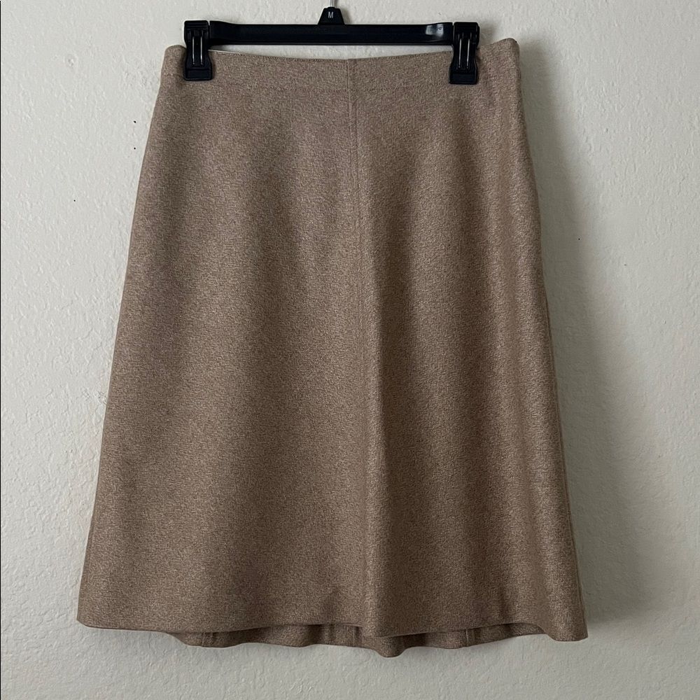 Like New! GAP Stretch Wool Blend Elegant Tan Skirt in Size 4